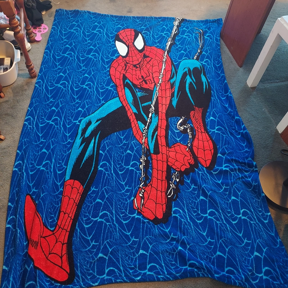 Marvel Spider-Man Vibrant Blue & Red Fleece Blanket 47"x64" Superhero